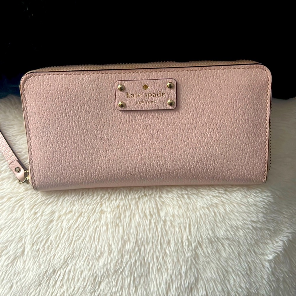Light pink continental wallet